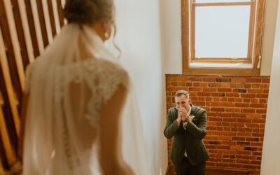 Reasons For And Against A First Look Photo On Your Wedding Day