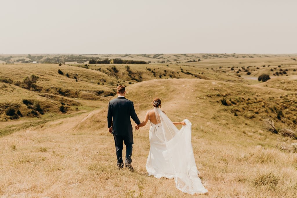 5 Secrets To Find The Best Views For Your Wedding Photos  In Laura's Lens